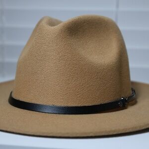 Camel Wool Wide Brim Fedora Hat with Black Faux Leather Band NWOT